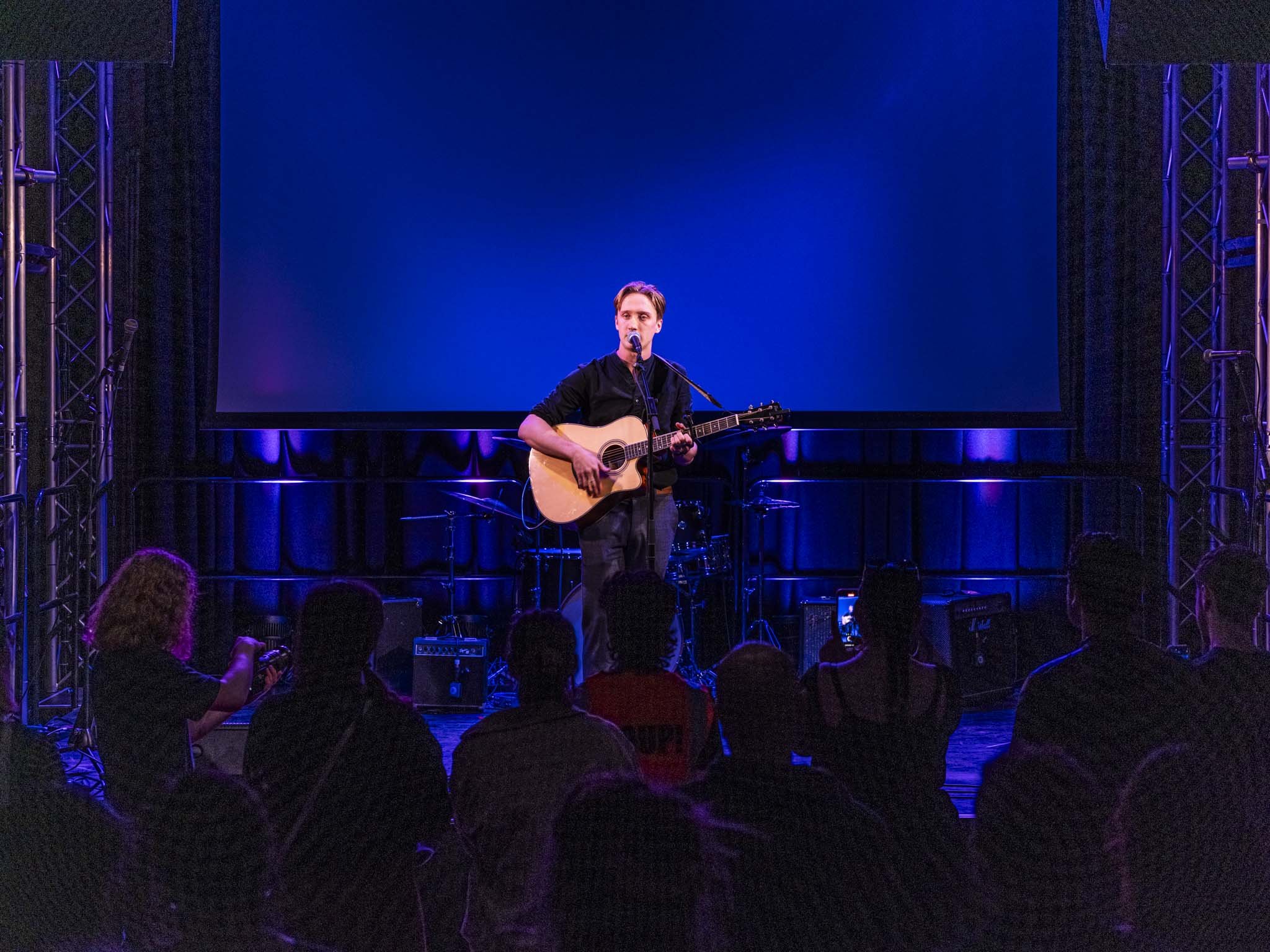 Live performer and audience photography from the Dibs Photography gigs portfolio